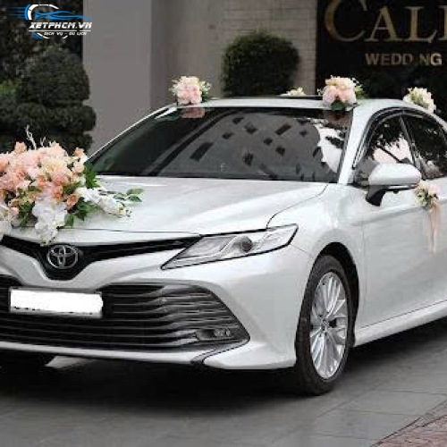 toyota-camry-cho-thue-xe-hoa-va-dong-ho-sai-gon-thanh-pho-ho-chi-minh